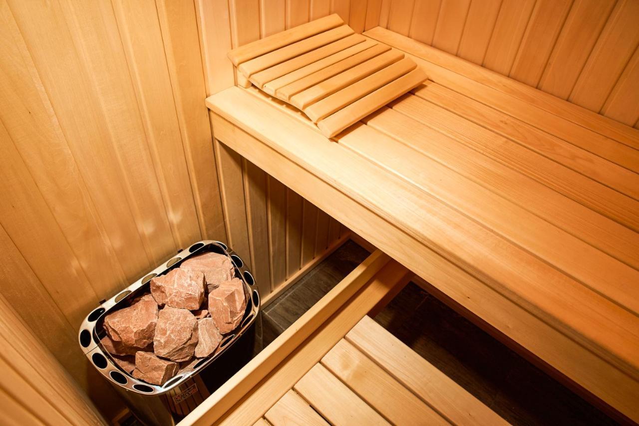 Sauna, Big Jacuzzi , Khreshchatyk Apartments Kiev Exteriör bild