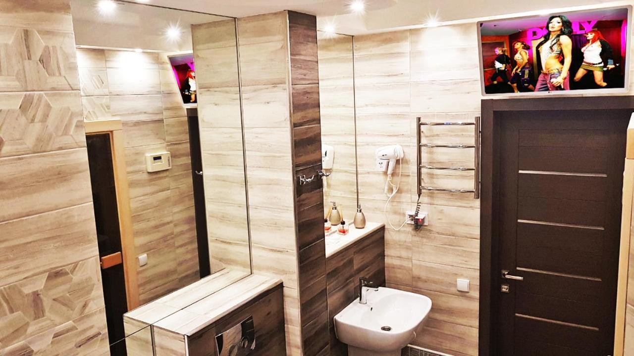 Sauna, Big Jacuzzi , Khreshchatyk Apartments Kiev Exteriör bild
